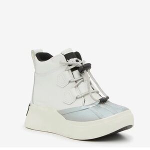 Sorel Kids White and Silver Boots